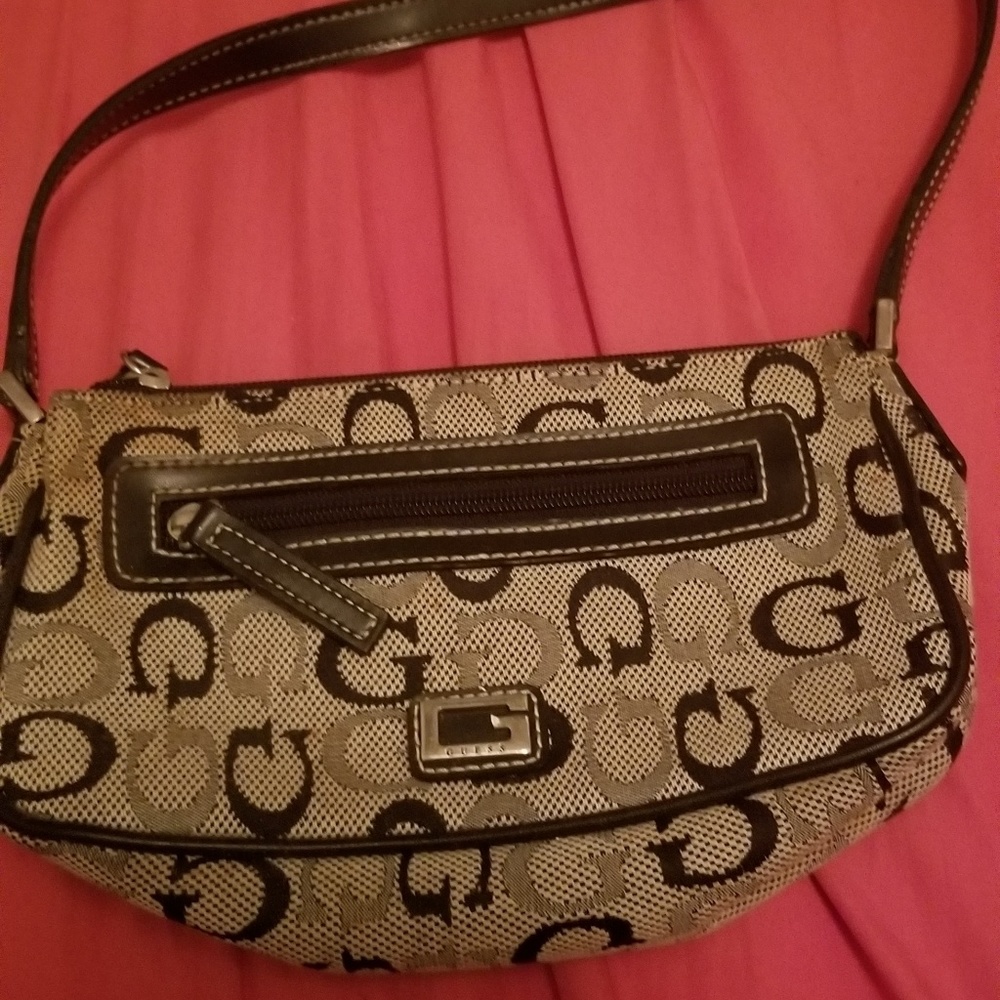 guess purse black n grey